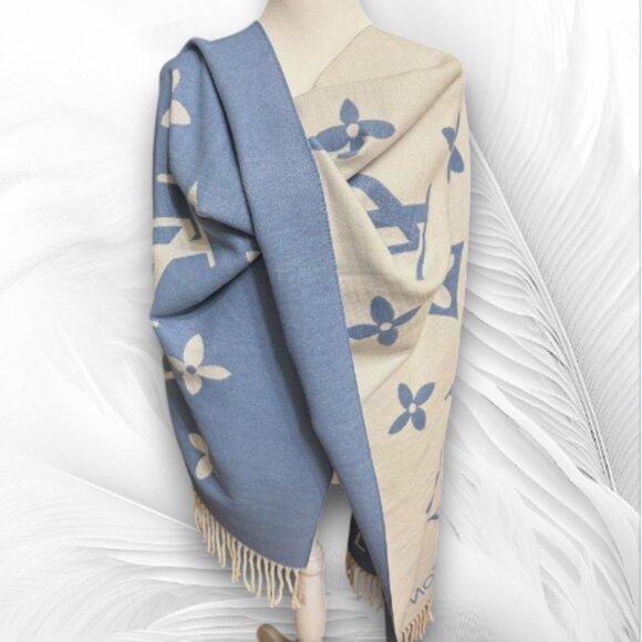 Light Blue & White Reversible Floral Pattern Fringe Shawl / Scarf - Picture 1 of 6